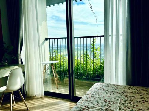 Balcony/terrace, Skylux homestay Ecopark Hung Yen - Swanlake Onsen in Van Giang Balcony/terrace, Skylux homestay Ecopark Hung Yen - Swanlake Onsen in Van Giang