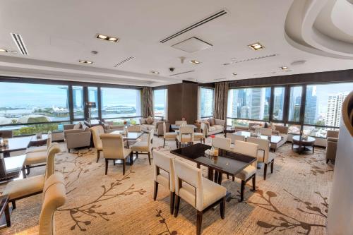 Bar/lounge, Wyndham Singapore Hotel near Esplanade - Theatres on the Bay Bar/lounge, Wyndham Singapore Hotel near Esplanade - Theatres on the Bay