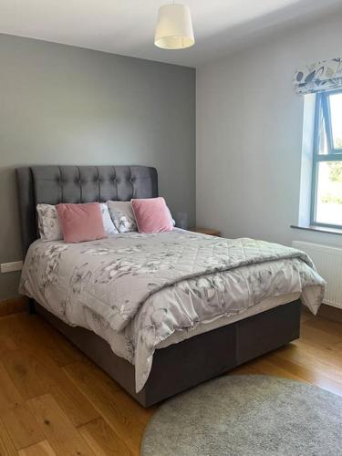 Rose Cottage in Еністімон Rose Cottage in Еністімон