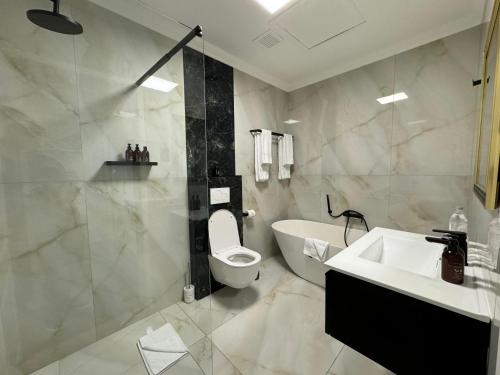 Deluxe King Room image 1