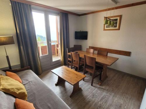 Duplex 6 pers, skis aux pieds, piscine & sauna - L'Alpe d'Huez - FR-1-405-211 in L'Alpe d'Huez Duplex 6 pers, skis aux pieds, piscine & sauna - L'Alpe d'Huez - FR-1-405-211 in L'Alpe d'Huez