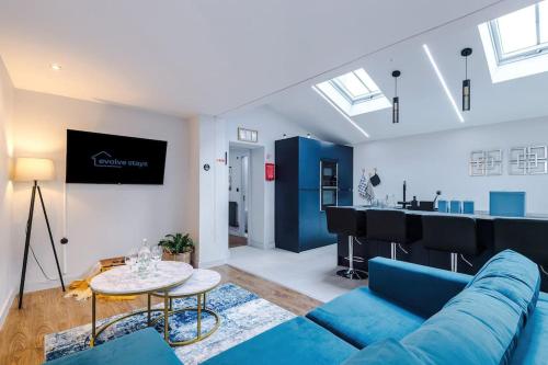 Incredible Home With Games Room, Sleeps 8, Parking Included, Perfect For Groups, Families, Contracto in Northwich Incredible Home With Games Room, Sleeps 8, Parking Included, Perfect For Groups, Families, Contracto in Northwich