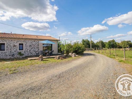 Gîte Sèvremoine, 2 pièces, 4 personnes - FR-1-622-42 (Gite moderne et confort, proche Puy du Fou, Nantes, Cholet, terrasse, peche a l'etang prive - FR-1-6) in Saint-André-de-la-Marche Gîte Sèvremoine, 2 pièces, 4 personnes - FR-1-622-42 (Gite moderne et confort, proche Puy du Fou, Nantes, Cholet, terrasse, peche a l'etang prive - FR-1-6) in Saint-André-de-la-Marche