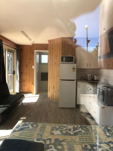 Coachstop Caravan Park in Hunter Valley Coachstop Caravan Park in Hunter Valley