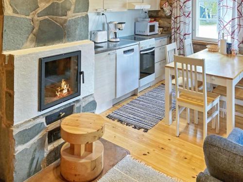 Holiday Home Lomayllas a 13 - hotellintie 1 a by Interhome in Yllasjarvi Holiday Home Lomayllas a 13 - hotellintie 1 a by Interhome in Yllasjarvi