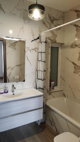 Airport Accommodation Bedroom with Bathroom Self Check In and Self Check Out Air-condition Included in Zurrieq Airport Accommodation Bedroom with Bathroom Self Check In and Self Check Out Air-condition Included in Zurrieq