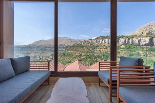 Rõdu/terrass, Vantage - 2 BR Apt by The Valley in Kfardebian in Faraya Rõdu/terrass, Vantage - 2 BR Apt by The Valley in Kfardebian in Faraya