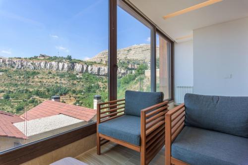 Rõdu/terrass, Vantage - 2 BR Apt by The Valley in Kfardebian in Faraya Rõdu/terrass, Vantage - 2 BR Apt by The Valley in Kfardebian in Faraya
