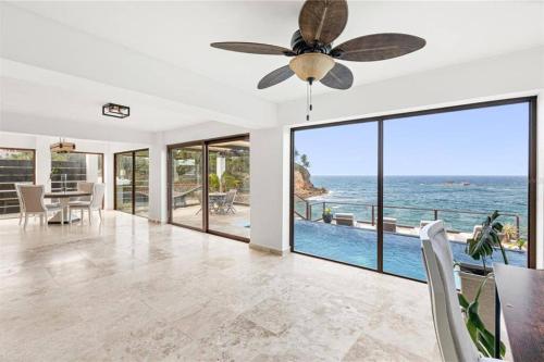 Beachfront Gem Luxury Villa with Infinity Pool in Vega Alta Beachfront Gem Luxury Villa with Infinity Pool in Vega Alta