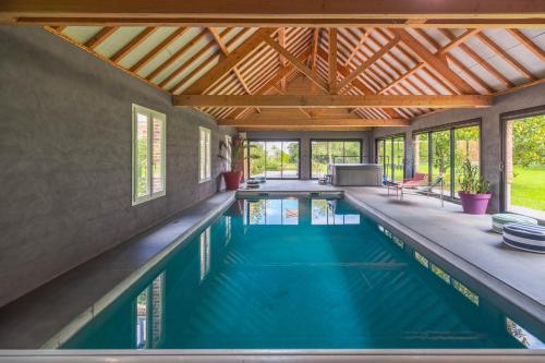 Swimming pool, La Baronnerie Normande - Piscine et jacuzzi in Le Mesnil-Reaume Swimming pool, La Baronnerie Normande - Piscine et jacuzzi in Le Mesnil-Reaume