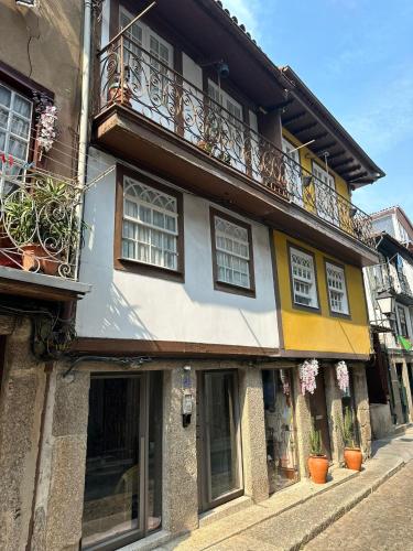 Casa Velhinha - Design, Culture and Comfort in Guimarães (Casa Velhinha - Design, Culture and Comfort in Guimaraes) in โอลิเวรา โด กาสเตโล Casa Velhinha - Design, Culture and Comfort in Guimarães (Casa Velhinha - Design, Culture and Comfort in Guimaraes) in โอลิเวรา โด กาสเตโล