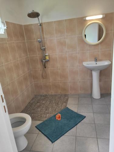 Bathroom, StudioLyne in Capesterre-de-Marie-Galante Bathroom, StudioLyne in Capesterre-de-Marie-Galante