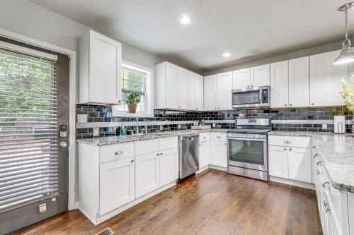 Pet-Friendly Home with Hot Tub in Atlanta! in Cascade Road Pet-Friendly Home with Hot Tub in Atlanta! in Cascade Road