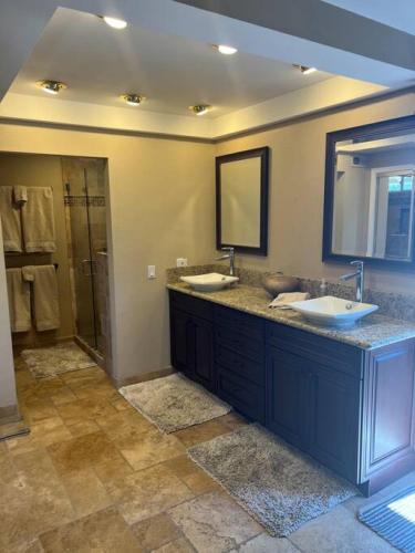 SurfCity Villa Chateau Relaxeau in Oak View SurfCity Villa Chateau Relaxeau in Oak View