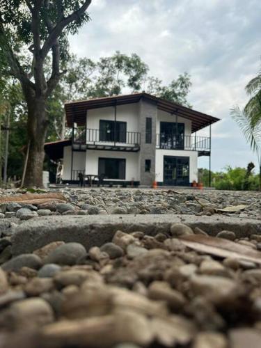 Moderna casa campestre in 에스피날 Moderna casa campestre in 에스피날