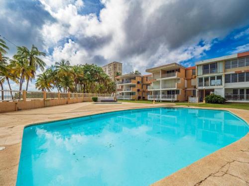 Steps to beach, Ocean View, Pool in Luquillo Steps to beach, Ocean View, Pool in Luquillo
