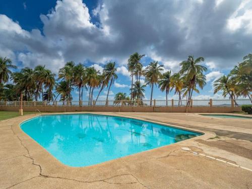 Steps to beach, Ocean View, Pool in Luquillo Steps to beach, Ocean View, Pool in Luquillo