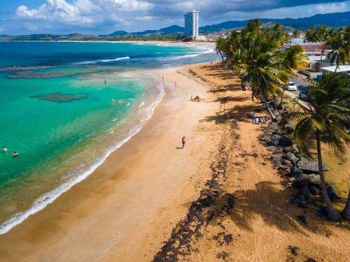 Steps to beach, Ocean View, Pool in Luquillo Steps to beach, Ocean View, Pool in Luquillo