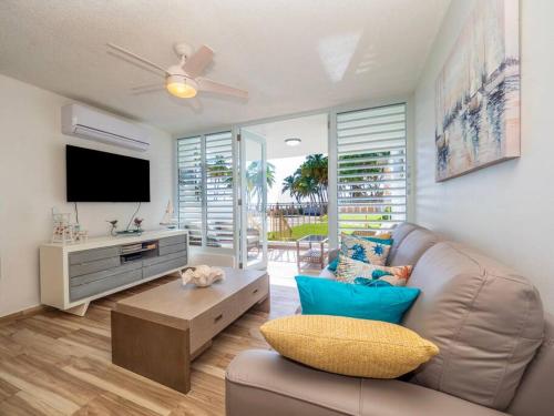 Steps to beach, Ocean View, Pool in Luquillo Steps to beach, Ocean View, Pool in Luquillo