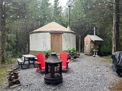 Glampanee - off grid in Napanee (ON) Glampanee - off grid in Napanee (ON)