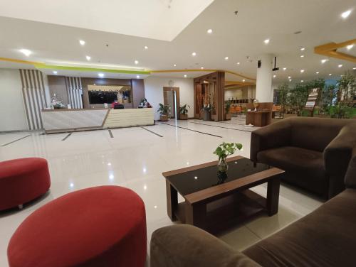 Lobby, Halogen Hotel in Waru Lobby, Halogen Hotel in Waru