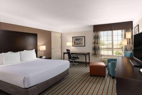 La Quinta Inn & Suites by Wyndham Bakersfield North in นอร์ทเบเคอร์สฟิลด์ La Quinta Inn & Suites by Wyndham Bakersfield North in นอร์ทเบเคอร์สฟิลด์