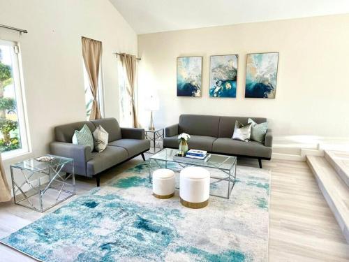 Family Paradise near Disneyland with Sparkling Pool in Fountain Valley Family Paradise near Disneyland with Sparkling Pool in Fountain Valley