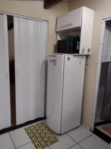 Kitnet aconchegante com estacionamento in Del Castilho Kitnet aconchegante com estacionamento in Del Castilho