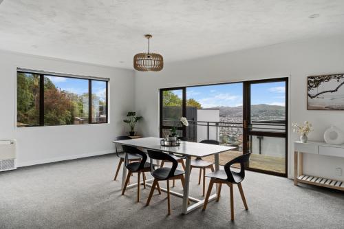 Balcony/terrace, St Clair Heights Panoramic Views in West Dunedin Balcony/terrace, St Clair Heights Panoramic Views in West Dunedin