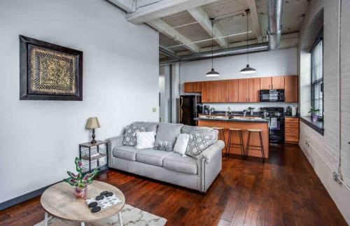 NY Style Loft with KingBed in Rochester (New York) NY Style Loft with KingBed in Rochester (New York)