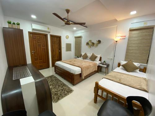 AL-MANAL 203 Luxury Suite Rooms 3BHK in Devinagar AL-MANAL 203 Luxury Suite Rooms 3BHK in Devinagar