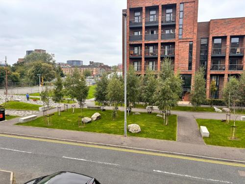 Radiant Homes Central Glasgow 2 Bedrooms 2 Bathrooms Free Parking