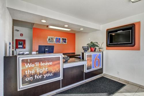 Előcsarnok, Motel 6 Green Bay, WI in Green Bay (Wisconsin) Előcsarnok, Motel 6 Green Bay, WI in Green Bay (Wisconsin)