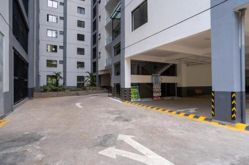 Airy Apartment with Gym, Stunning View at Riverside