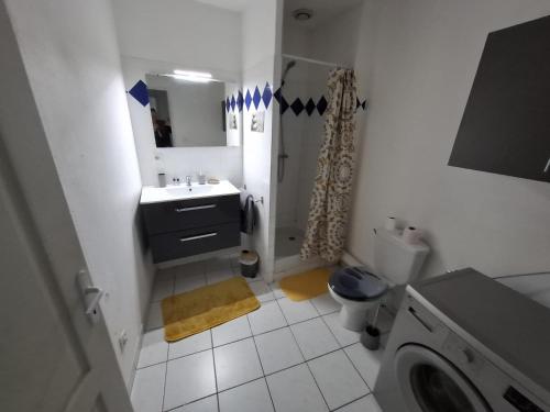 T2 le terminus, face gare , wifi in Agen City Center T2 le terminus, face gare , wifi in Agen City Center