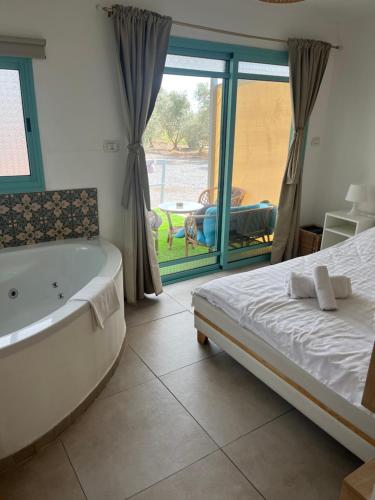 בקתה במטע מושב אליעד in Eliad בקתה במטע מושב אליעד in Eliad