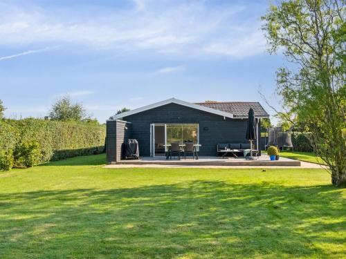 Holiday Home Frede - 1km from the sea by Interhome in Dronningmoelle Holiday Home Frede - 1km from the sea by Interhome in Dronningmoelle