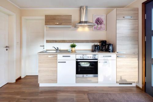 Ferienhäuser Hainichhöhe (Ferienhauser Hainichhohe) in Horselberg-Hainich Ot Behringen Ferienhäuser Hainichhöhe (Ferienhauser Hainichhohe) in Horselberg-Hainich Ot Behringen