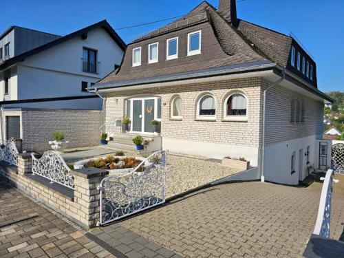 A szálláshely kívülről, A large Fully Furnished Private Apartment in Linz am Rhein A szálláshely kívülről, A large Fully Furnished Private Apartment in Linz am Rhein