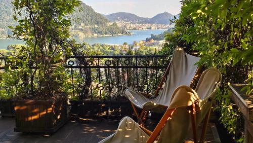 Balkon/teras, Casa Santo Stefano in Cernobbio Balkon/teras, Casa Santo Stefano in Cernobbio