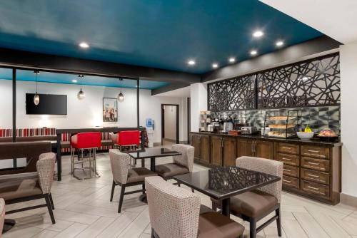 餐飲選擇, 貝斯特韋斯特PLUS達芙妮高級套房旅館 (Best Western Plus Daphne Inn and Suites) in 阿拉巴馬達夫尼 (AL) 餐飲選擇, 貝斯特韋斯特PLUS達芙妮高級套房旅館 (Best Western Plus Daphne Inn and Suites) in 阿拉巴馬達夫尼 (AL)