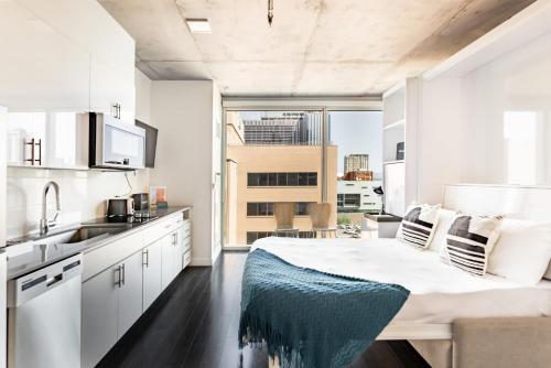 City Living Modern Apartments at Kenect Phoenix near Arizona Science Center City Living Modern Apartments at Kenect Phoenix near Arizona Science Center
