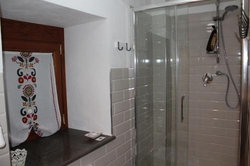 Bathroom, Il Tomolo in Agnone Bathroom, Il Tomolo in Agnone