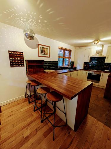 Faciliteter, Detached house with gated parking in Whalley Range in Manchester Faciliteter, Detached house with gated parking in Whalley Range in Manchester
