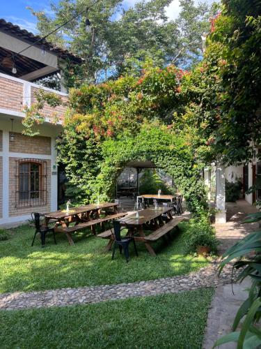 Jardin Cafe Hotel & Restaurant in Грасиас Jardin Cafe Hotel & Restaurant in Грасиас