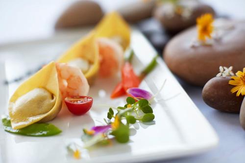 Ételek és italok, Vivanta Guwahati in Khanapara Ételek és italok, Vivanta Guwahati in Khanapara