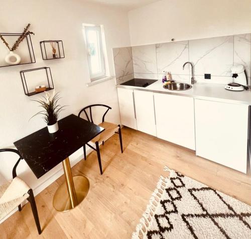 Ferienwohnung an der Uniklinik mit eigener Küche und renoviertem Badezimmer (Ferienwohnung an der Uniklinik mit eigener Kuche und renoviertem Badezimmer) in Homburg Ferienwohnung an der Uniklinik mit eigener Küche und renoviertem Badezimmer (Ferienwohnung an der Uniklinik mit eigener Kuche und renoviertem Badezimmer) in Homburg