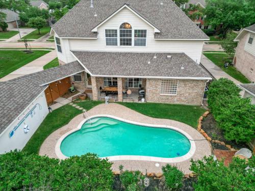Big Texas Living - Spacious 5-BD with Pool in Cypress Big Texas Living - Spacious 5-BD with Pool in Cypress