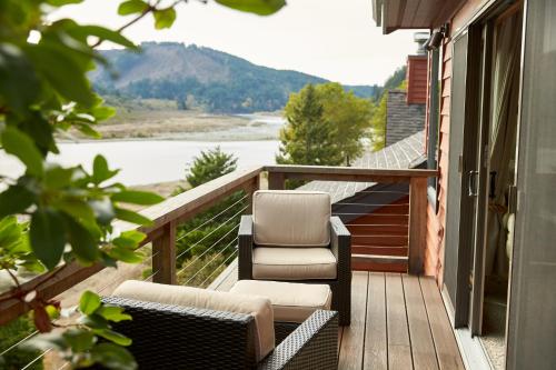 Tu Tu'Tun Lodge in Gold Beach (OR) Tu Tu'Tun Lodge in Gold Beach (OR)