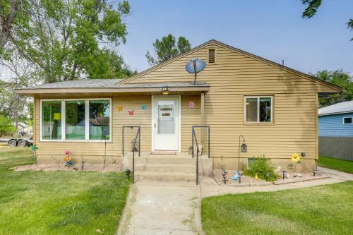 8 Mi to Lake Bowdoin Pet-Friendly Family Home! in Malta 8 Mi to Lake Bowdoin Pet-Friendly Family Home! in Malta